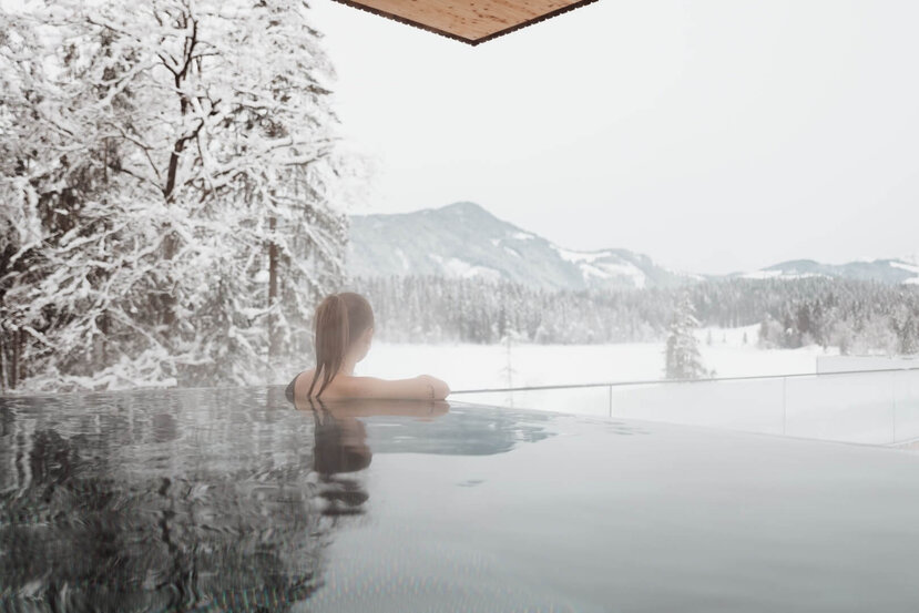 Infinity Pool-Winter-58-Alpenhotel-Kitzbuehel-Schwarzsee